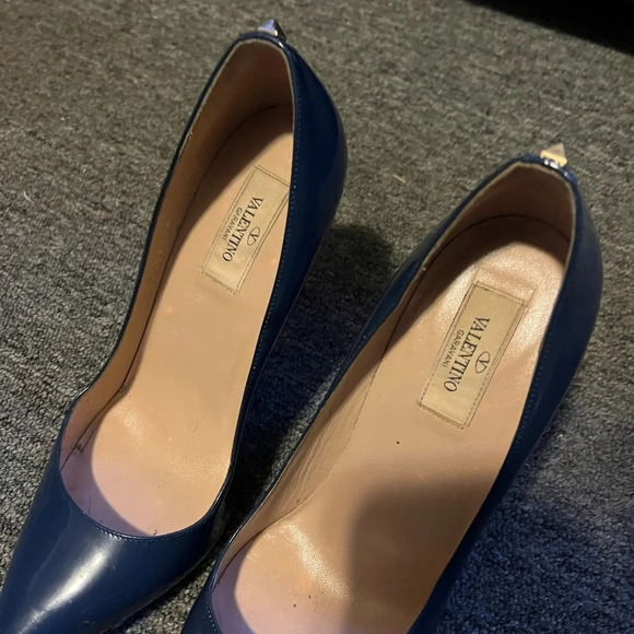 Valentino Blue Stud Heels, size 38.5 - Picture 3 of 15